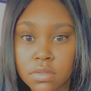 Meet your Posher, Dionne